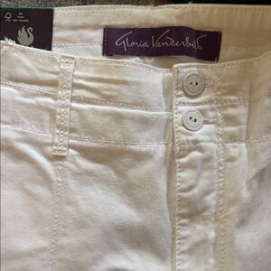 Gloria Vanderbilt White Women’s Shorts